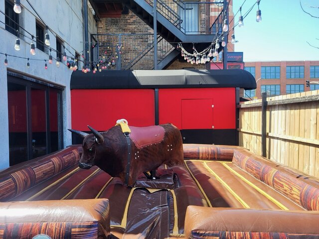 Deluxe Mechanical Bull (4hrs)