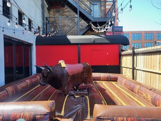 Deluxe Mechanical Bull (5hrs)