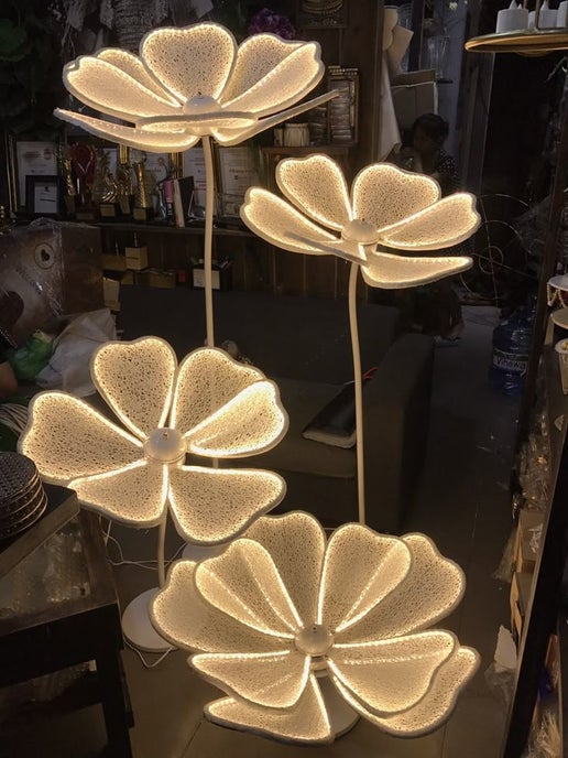 2 Flower Lamps